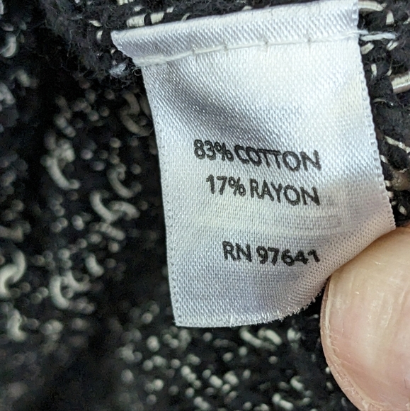 J Jill v-neck black and gray marled crochet-like sweater, size small - Picture 4 of 4